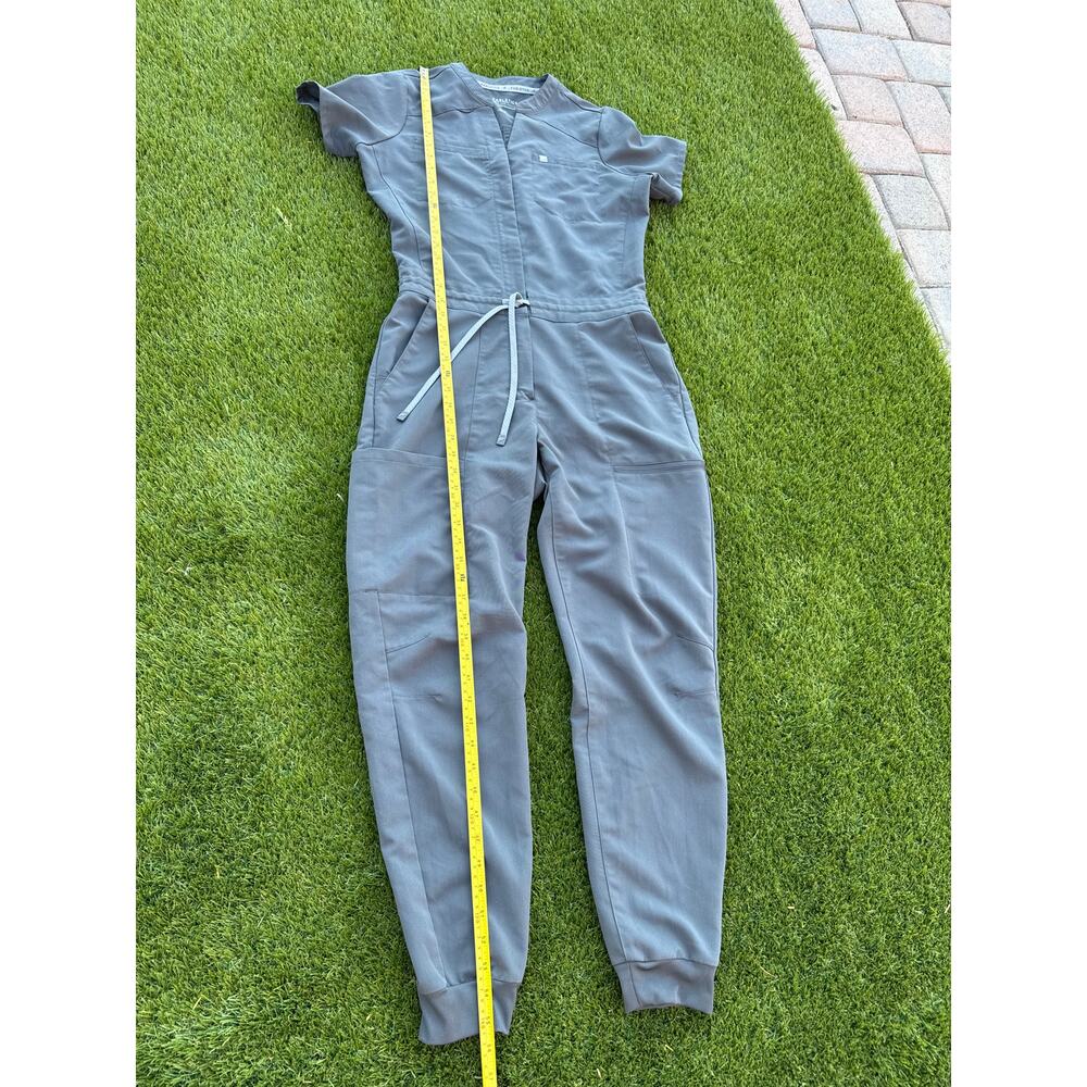 NEW Fabletics Empower Scrub Jumpsuit Sz Small Stylish One Piece - Picture 6 of 8